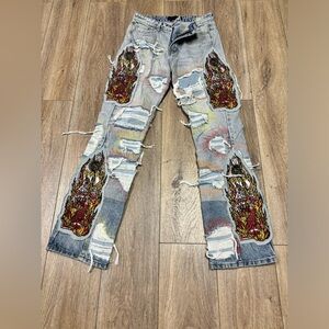 Who decides war distressed jeans